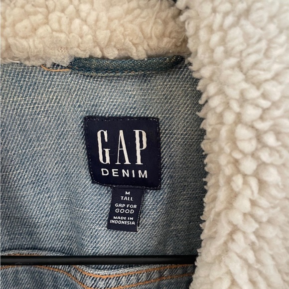 Gap Sherpa Lined Jean Jacket - Picture 4 of 5